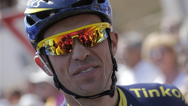 TSN PED STARTEM. Alberto Contador na startu vodn etapy leton Tour de France.