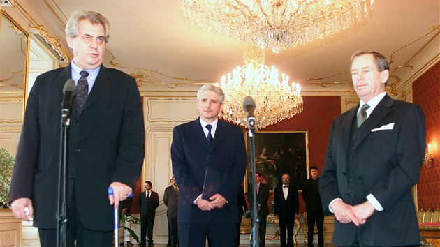 Prezident Vclav Havel jmenoval ministrem financ Zemanovy vldy Jiho Rusnoka. (13. dubna 2001)