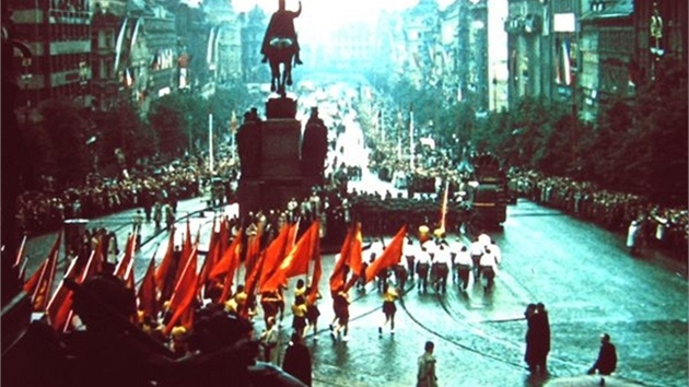 Snímky z barevného filmu který byl natoen o XI. vesokolském sletu v roce 1948.