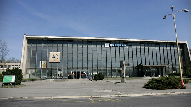 Nádraží v Havířově - zajímavá architektura, nebo socialistická šeď?