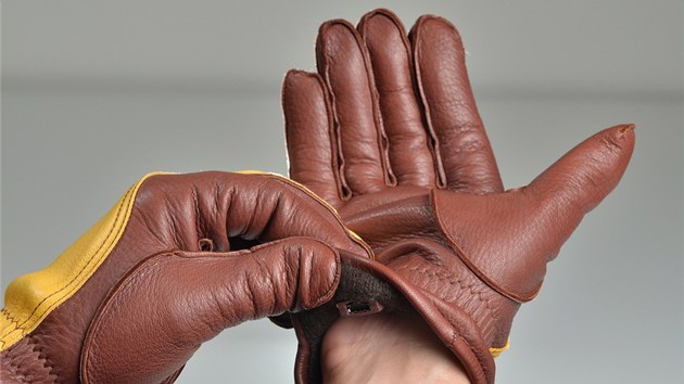 Bluetooth rukavice britskho designra Seana Milese