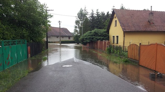 Zaplaven ulice v ankovicch u Hrochova Tnce