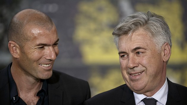 TRENRSK DUO. Carlo Ancelotti (vpravo) a Zinedine Zidane spolu budou trnovat Real Madrid.