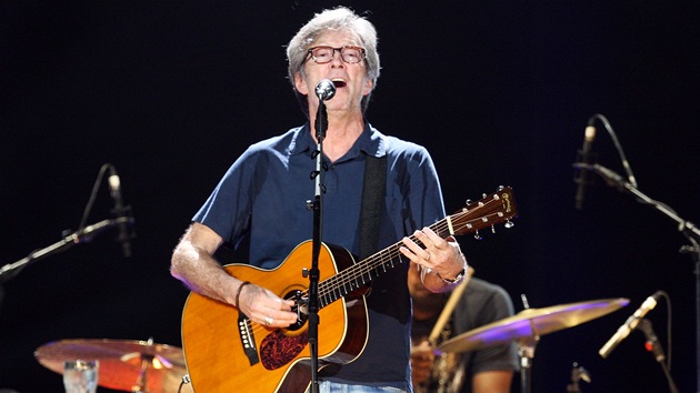 Eric Clapton bhem koncertu v prask O2 aren 19. ervna 2013