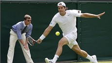 Veterán Tommy Haas v utkání s Dimitrijem Tursunovem. 