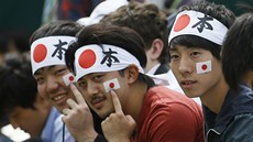 JAPONSKO! Japontí fanouci podporují ve Wimbledonu tenisovou veteránku Kimiko