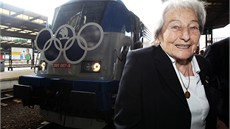 Dana Zátopková na křtu nové lokomotivy Škoda. Dana Zátopková na křtu nové lokomotivy Škoda.