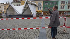 Zícené podium na Velkém námstí v Kromíi.