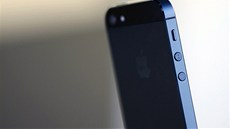 iPhone 5S by se vizuálně od současného modelu lišit téměř neměl iPhone 5S by se vizuálně od současného modelu lišit téměř neměl