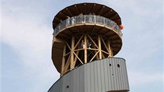 Na Velkém Kosíři už je otevřena nová dřevěná rozhledna s vyhlídkou ve výšce 25 Na Velkém Kosíři už je otevřena nová dřevěná rozhledna s vyhlídkou ve výšce 25
