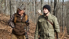 Robert De Niro a John Travolta ve filmu Sezona zabíjení.