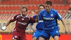 JARO 2006. Brněnský Aleš Schuster (vpravo) hlídá Maura Lustrinelliho ze Sparty. JARO 2006. Brněnský Aleš Schuster (vpravo) hlídá Maura Lustrinelliho ze Sparty.