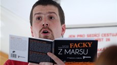 Pavel Tomeš četl v šalině i Facky z Marsu Pavel Tomeš četl v šalině i Facky z Marsu