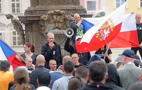 Pi sobotní demonstraci se na námstí Pemysla Otakara II. podle policie selo