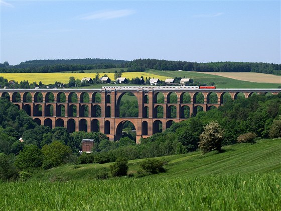Göltzschtalbrücke je nejvtím cihlovým mostem na svt. Stojí mezi msty Mylau