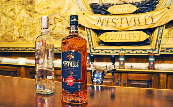 Slovenská whisky Nestville z obce Hniezdné na Spii pod Tatrami.