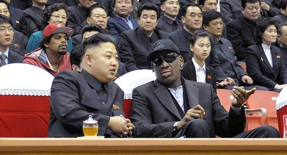 Dennis Rodman (vpravo) si se severokorejským lídrem Kim ong-unem padl do oka...