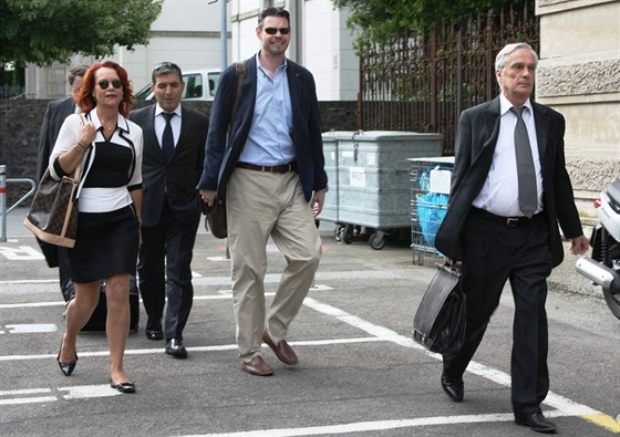 Advokáti bývalých manaer a majitel MUS jdou k soudu ve výcarské Bellinzon...