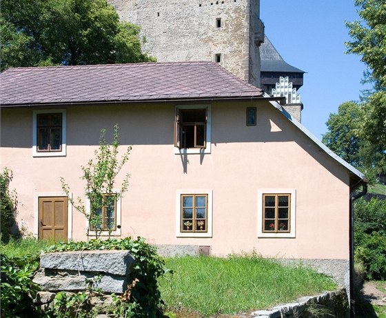 Haek si v Lipnici koupil zchátralý domek, kde je dodnes patrný jeho smysl pro