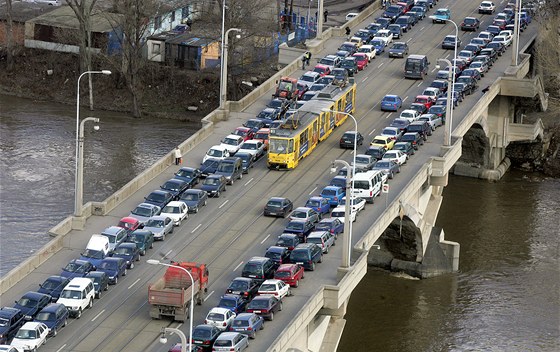 Nejh je na tom Libeský most. Potebuje nutn zrekonstruovat.