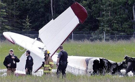Trosky letounu, který se zítil na Aljace (7. ervence 2013)