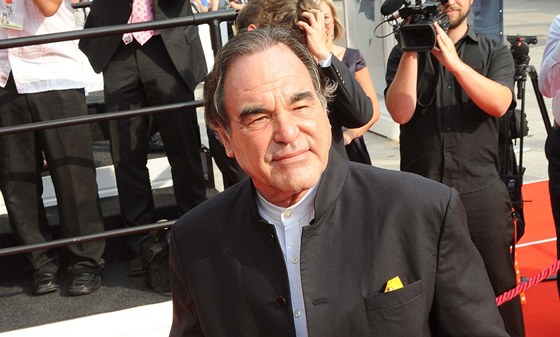 Reisér Oliver Stone navtívil v roce 2013 filmový festival v Karlových Varech