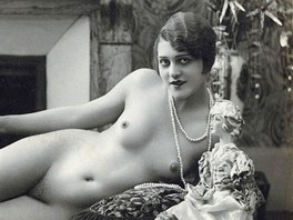 Erotickým snímkm byl vnován magazín La Beaute. Kadé íslo pináelo 75...