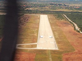 Do Zadaru sedme od moe. V pozad barira poho Velebit.