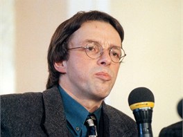 Pavel Bm jako f Meziresortn protidrogov komise v roce 1998