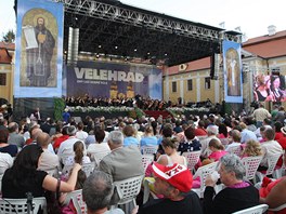 Ped bazilikou na Velehrad se ve tvrtek veer konal slavnostní koncert,...