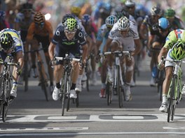 SPRINTERSKÝ SOUBOJ rozhodl o vítzi tetí etapy Tour de France. Australan Simon