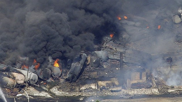 Hoc trosky vlaku, kter vybuchl po vykolejen v centru kanadskho msteka Lac-Mgantic v provincii Quebec.