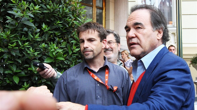 Reisr a producent Oliver Stone v Karlovch Varech