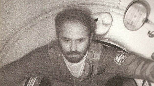 Georgij Dobrovolskij v pechodovm seku stanice Saljut-1.