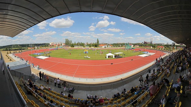 Oteven novho atletickho stadionu v Plzni na Skvranech. 