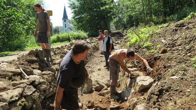 Oprava plavebnho kanlu. 