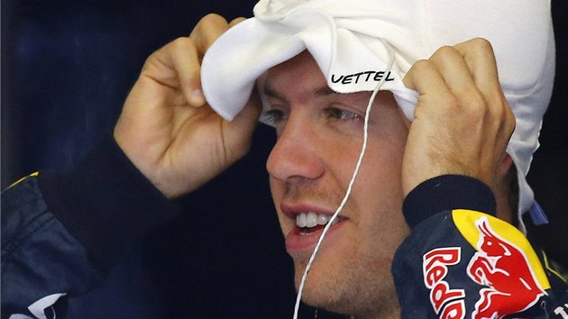 Sebastian Vettel se chyst na trnink ped Velkou cenou Nmecka.
