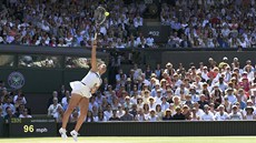 PODÁNÍ. Francouzská tenistka Marion Bartoliová podává ve finále Wimbledonu.
