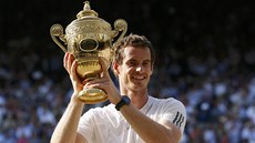 AMPION. Britský tenista Andy Murray triumfoval ve Wimbledonu.