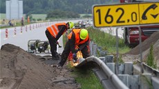 Demolice mostu u Velké Bíteše (5. července 2013) Demolice mostu u Velké Bíteše (5. července 2013)