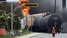 V Kanad vykolejil a explodoval vlak s ropou.