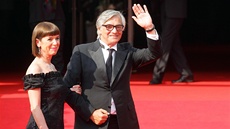 Prezident festivalu Jiří Bartoška s manželkou na červeném koberci (48. ročník Prezident festivalu Jiří Bartoška s manželkou na červeném koberci (48. ročník