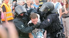 Protiromské protesty přerostly v sobotu v Českých Budějovicích ve srážky s... Protiromské protesty přerostly v sobotu v Českých Budějovicích ve srážky s...