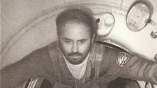 Georgij Dobrovolskij v pechodovém úseku stanice Saljut-1.