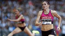 OLYMPIJSKÝ BRONZ. Zuzana Hejnová ped rokem, na olympijském stadionu v Londýn si bí pro bronz.