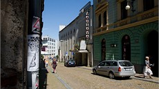 Chátrající kino Varšava v Liberci. Kdysi patřilo mezi nejstarší kina v celém Chátrající kino Varšava v Liberci. Kdysi patřilo mezi nejstarší kina v celém