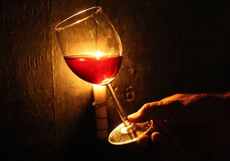 Francouztí producenti vín zaznamenali rekordní píjmy (ilustraní foto).