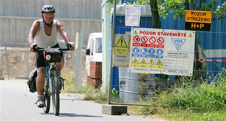 Cyklisté od 22. ervence neprojedou u Sokolova pátení trasou podél Ohe.