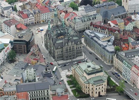 V roce 2014 mla radnice o jednoho placeného námstka mén a na konci roku 360 úedník. Te se jejich poet zvýil na 402. (ilustraní snímek)