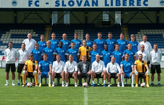 Liberetí fotbalisté ped novou ligovou sezonou. Posila do útoku Luká Szabó je v prostední ad, estý zleva.